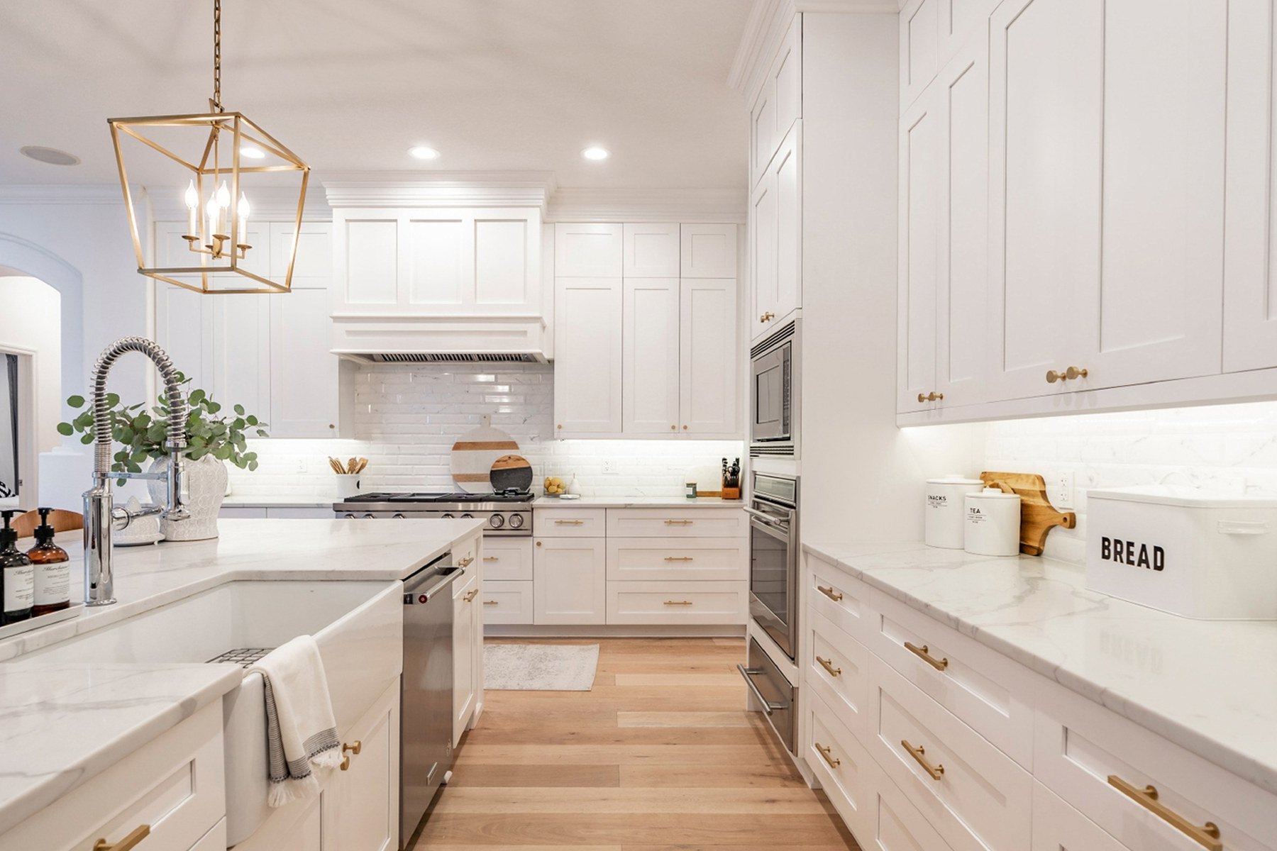 Light kitchen cabinets with a refined finished look