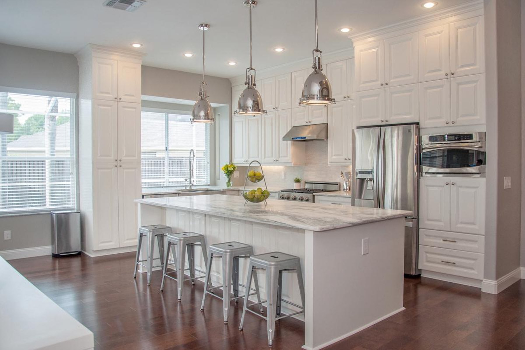 Light full kitchen cabinet project